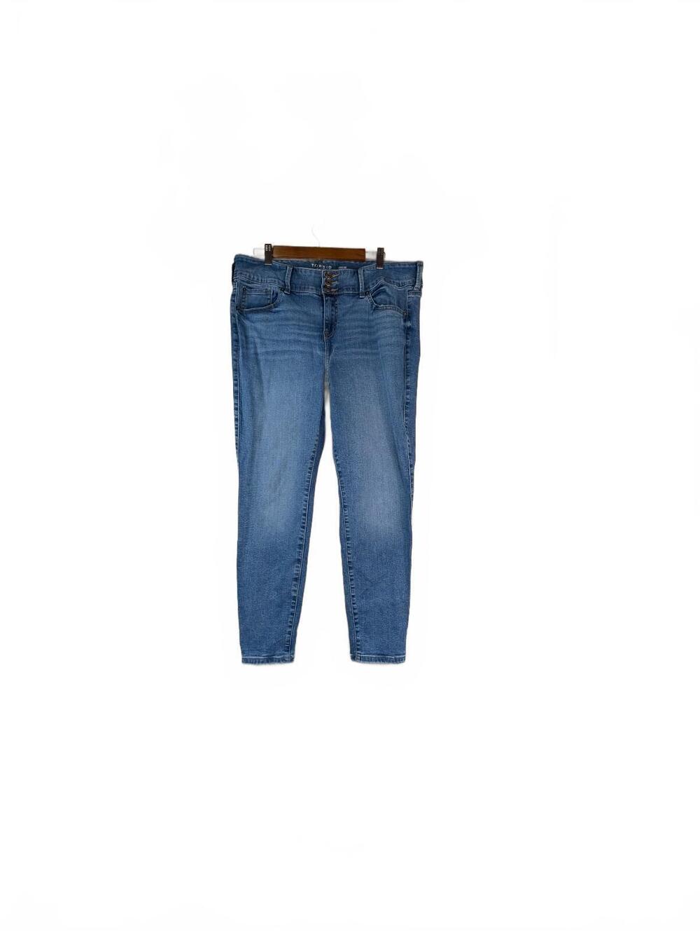 Torrid‎ Super Soft Jegging Jeans with Three-Button Waistband, Size 18S